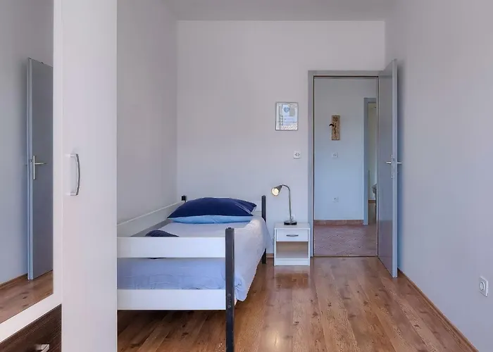 Gojak By Interhome Feriehus